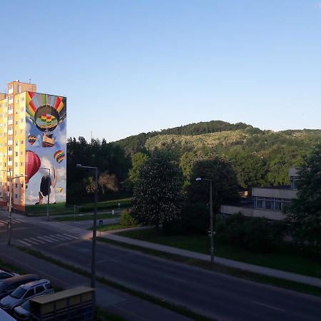 Studio 18 Apartman Kazincbarcika Buitenkant foto