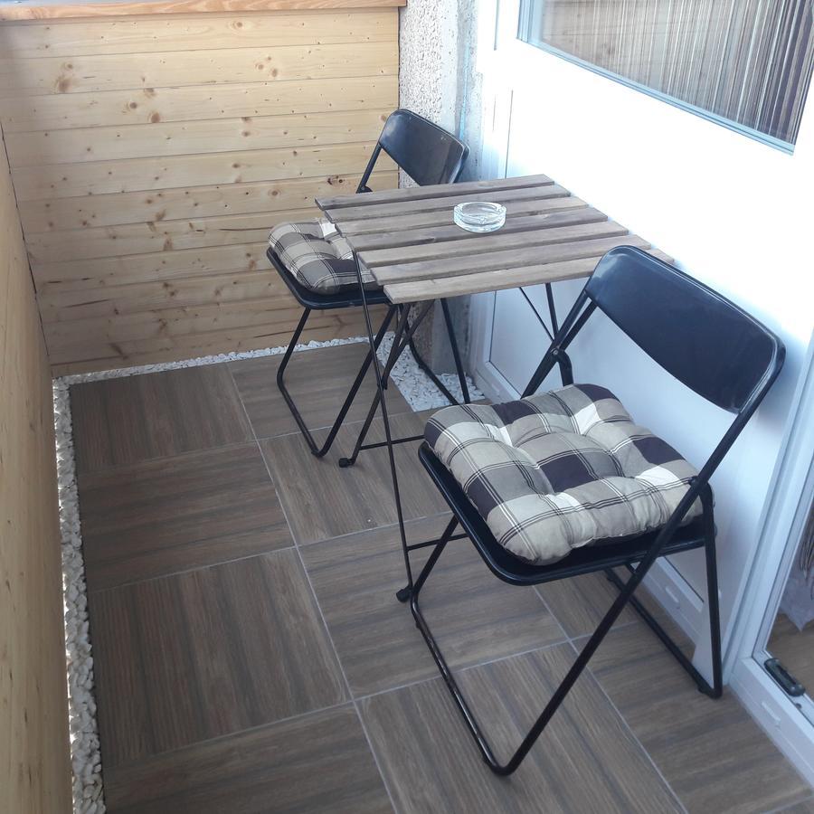 Studio 18 Apartman Kazincbarcika Buitenkant foto