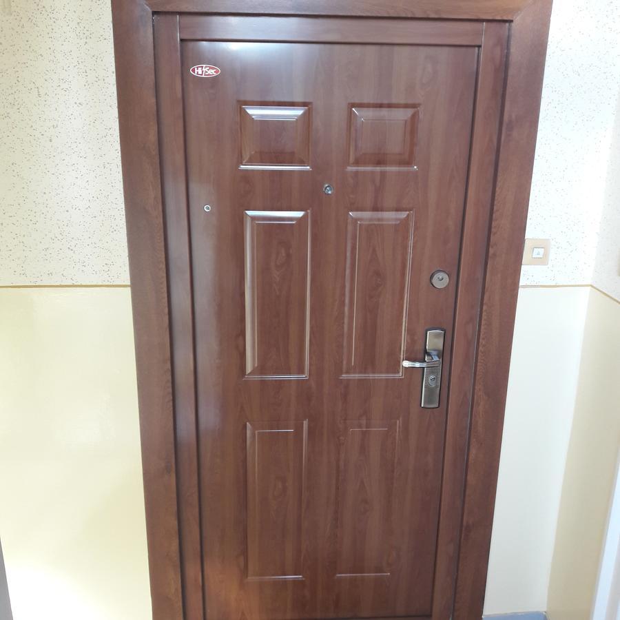 Studio 18 Apartman Kazincbarcika Buitenkant foto