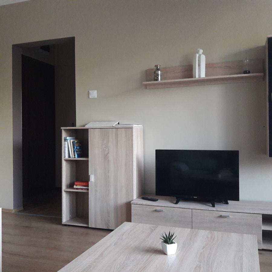 Studio 18 Apartman Kazincbarcika Buitenkant foto
