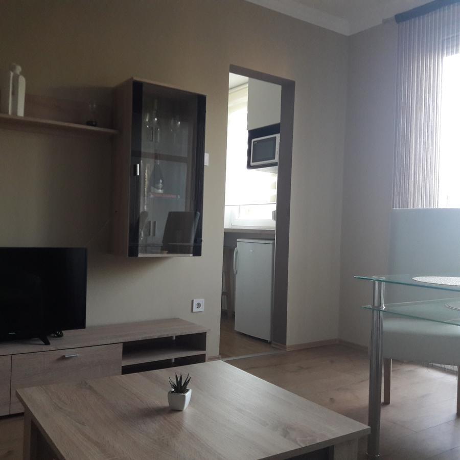 Studio 18 Apartman Kazincbarcika Buitenkant foto