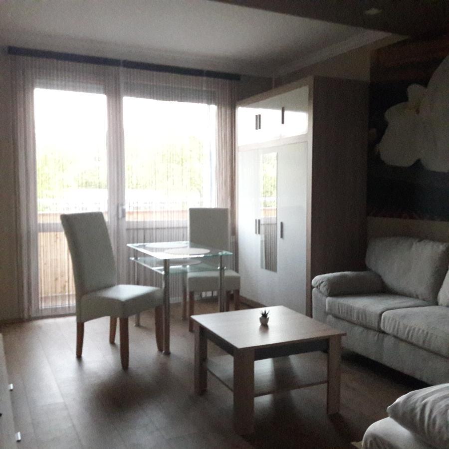 Studio 18 Apartman Kazincbarcika Buitenkant foto